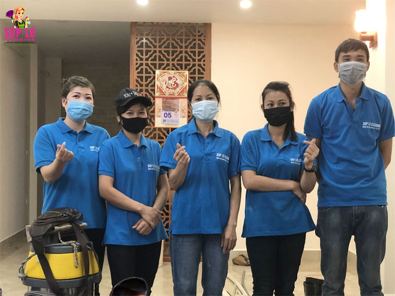 Đội ngũ nhân viên Súp Lơ Cleaning vệ sinh nhà Đội Cấn