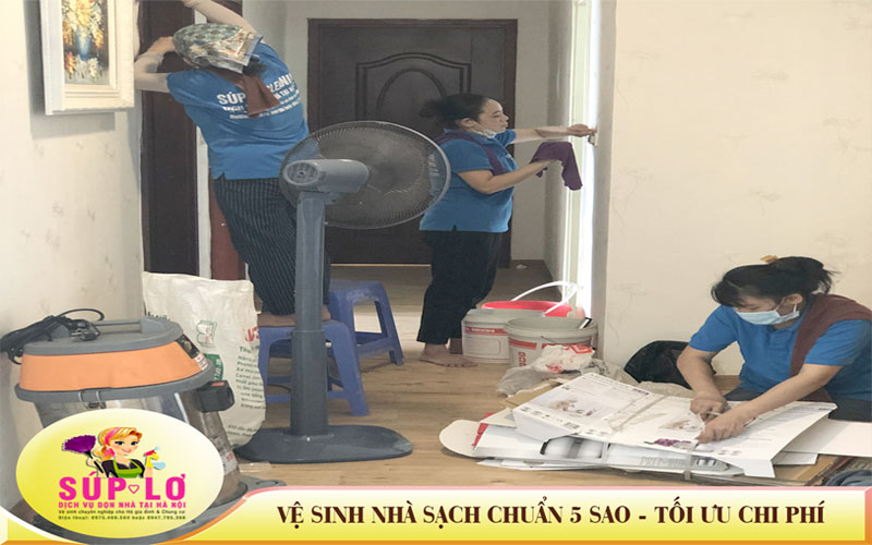 Nhân viên Súp Lơ Cleaning vệ sinh nhà mới tại Hoàn Kiếm, Hà Nội
