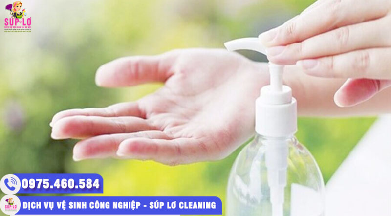 Loại bỏ mùi hôi trên tay bằng nước rửa tay khô