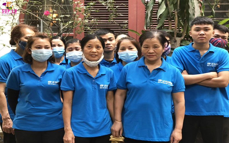 Đội ngũ nhân viên của Súp Lơ Cleaning tại Hoàn Kiếm