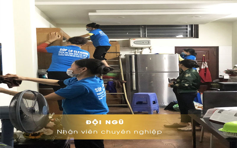 Đội ngũ nhân viên Súp Lơ Cleaning giàu kinh nghiệm vệ sinh tại Hà Nội