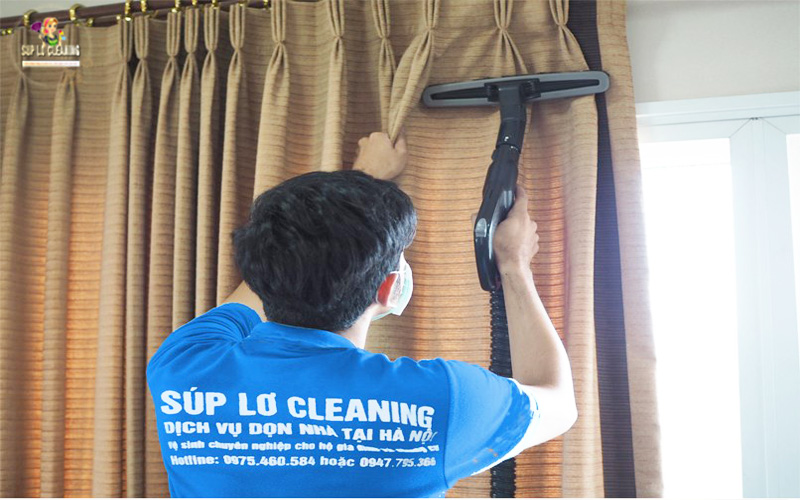Giặt rèm định kỳ tại nhà sẽ giúp rèm luôn sạch sẽ và duy trì tuổi thọ của rèm