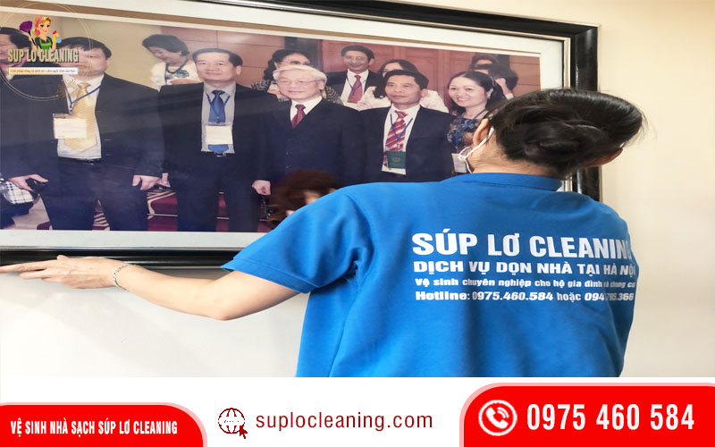 Nhân viên vệ sinh nhà của công ty Súp Lơ chuyên nghiệp và tận tâm