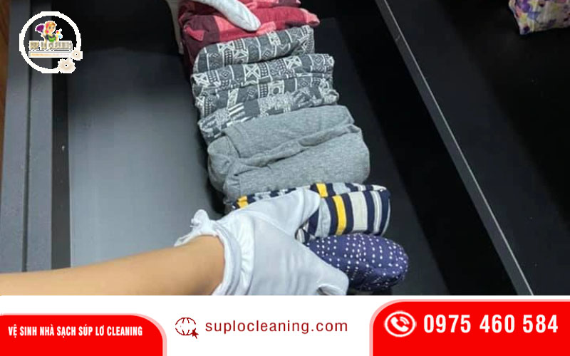 Dịch vụ gấp quần áo tại Láng giúp quần áo luôn gọn gàng, ngăn nắp và tiết kiệm thời gian.