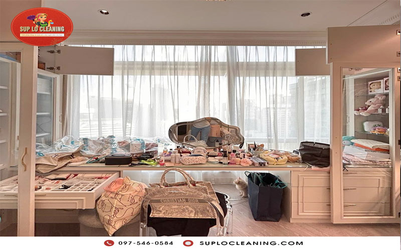 Sử dụng dịch vụ gấp quần áo tại nhà giúp tiết kiệm thời gian và công sức.