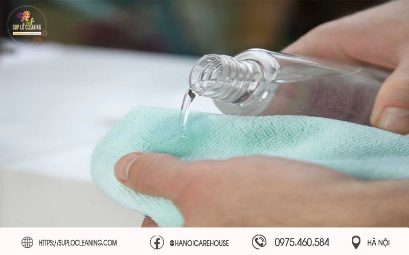 Cách tẩy mốc tường nhà bằng giấm trắng cho vết mốc nhẹ