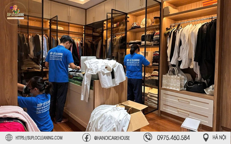 Đội ngũ Súp Lơ Cleaning tận tâm sắp xếp tủ đồ gia đình luôn gọn gàng và tinh tế