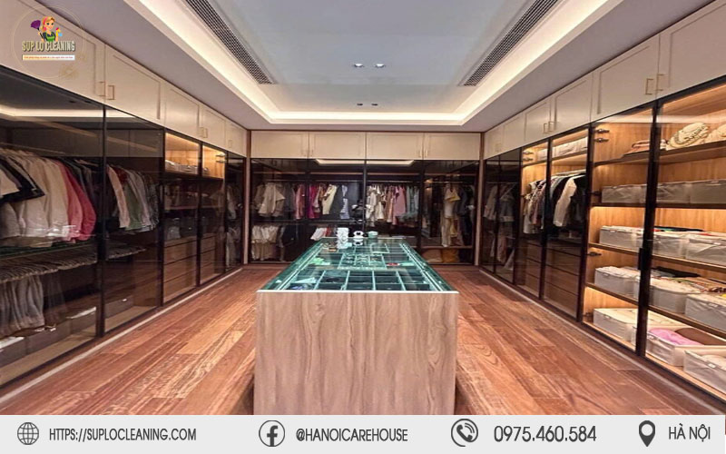 Tủ quần áo sang trọng được sắp xếp ngăn nắp nhờ dịch vụ tại phường Phú Diễn