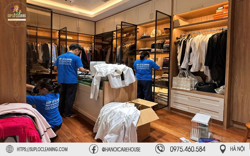 Nhân viên Súp Lơ Cleaning tận tụy phân loại và gấp đồ tỉ mỉ tại phường Phú Diễn