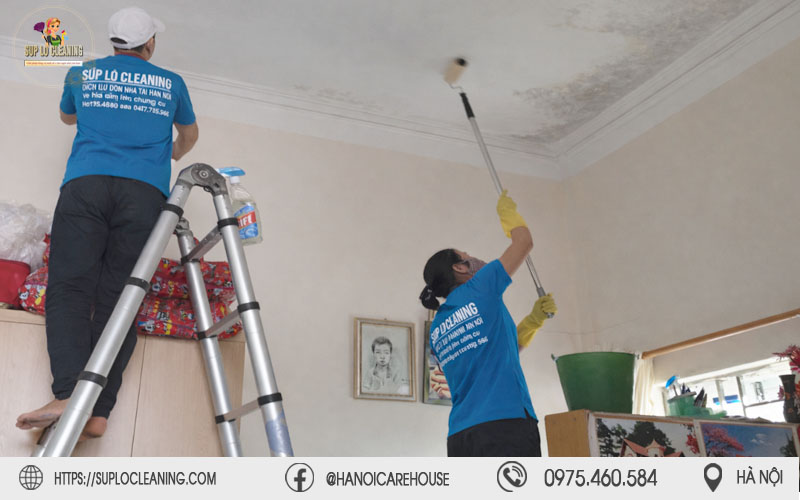 Đội ngũ thợ Súp Lơ Cleaning làm việc tận tâm, dọn dẹp sạch sẽ hiện trường