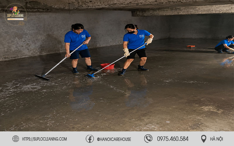 Bao lâu nên thau rửa bể nước? Hình ảnh thực tế quá trình vệ sinh bể nước định kỳ.