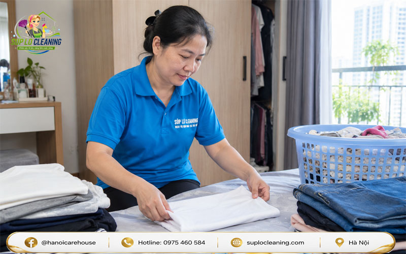 Quần áo được gấp gọn và sắp xếp ngăn nắp
